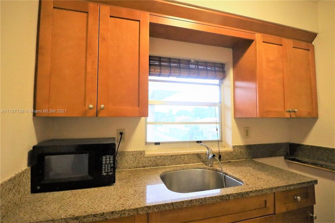 Recently Rented: $1,800 (1 beds, 1 baths, 3593 Square Feet)
