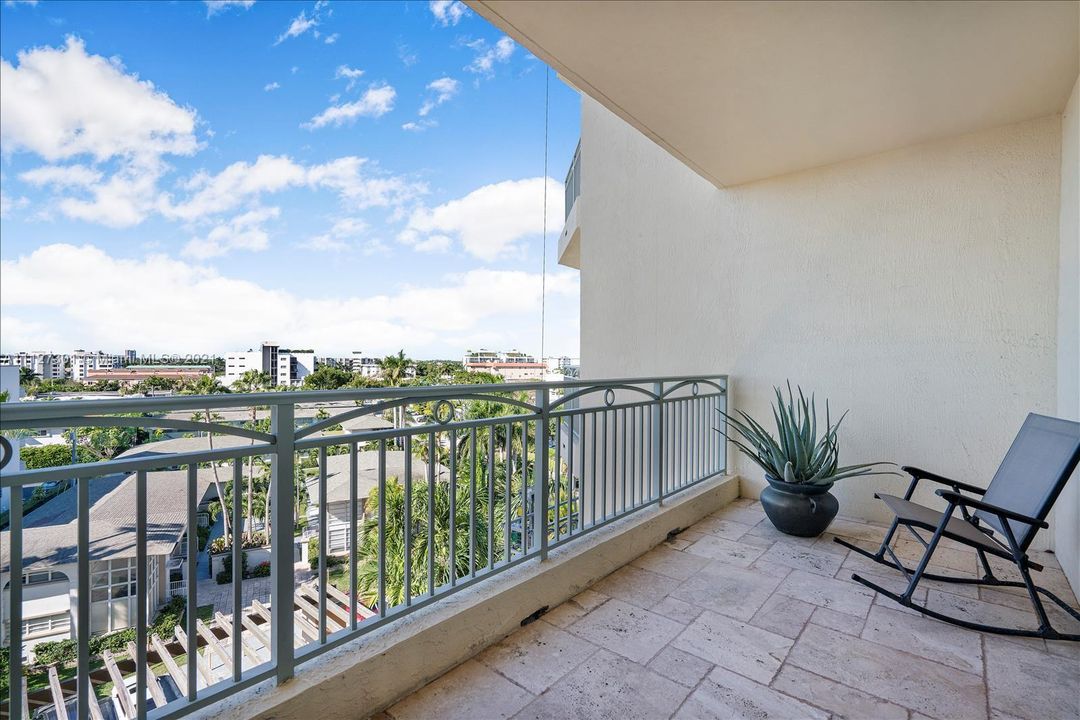 Recently Sold: $949,000 (2 beds, 2 baths, 1508 Square Feet)