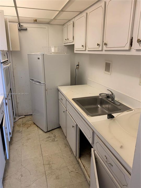 Kitchen is functional, but needs some TLc