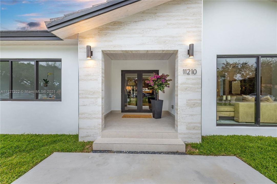 Recently Sold: $1,785,000 (5 beds, 3 baths, 3660 Square Feet)