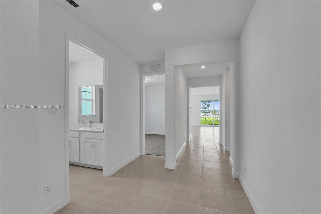 Recently Sold: $500,000 (3 beds, 2 baths, 1611 Square Feet)