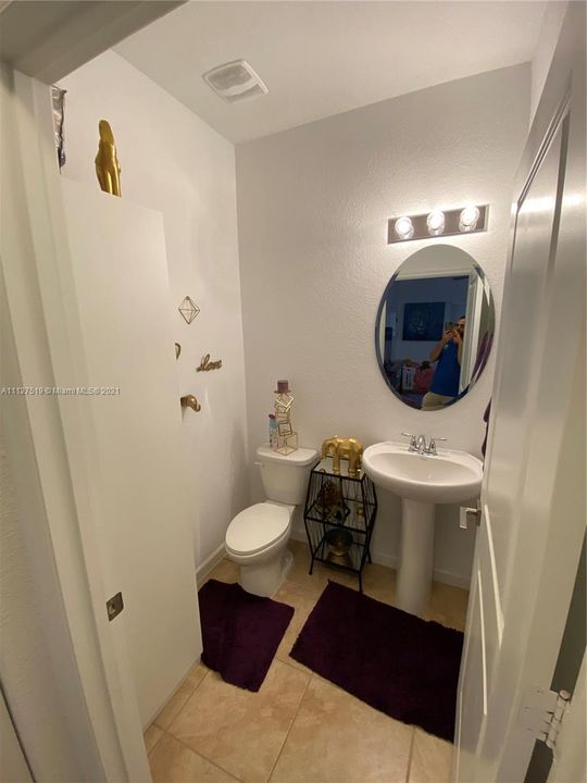 最近售出: $245,000 (2 贝兹, 2 浴室, 1104 平方英尺)