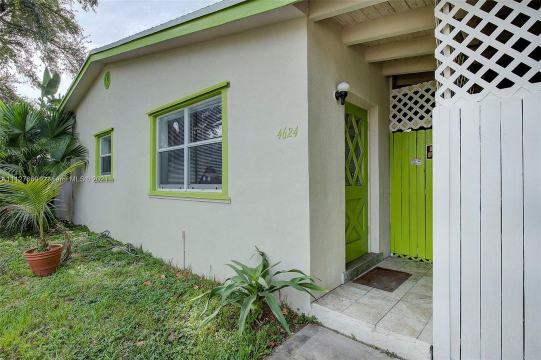 Recently Sold: $350,000 (4 beds, 2 baths, 1164 Square Feet)