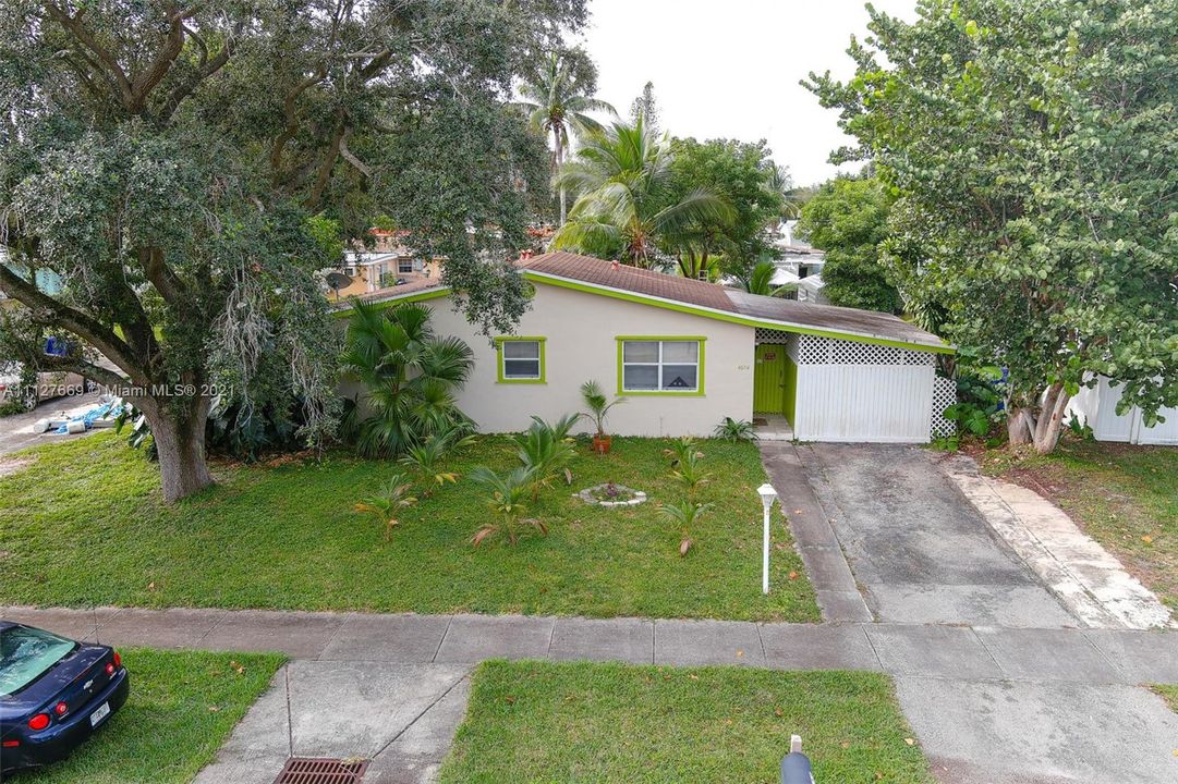 Recently Sold: $350,000 (4 beds, 2 baths, 1164 Square Feet)