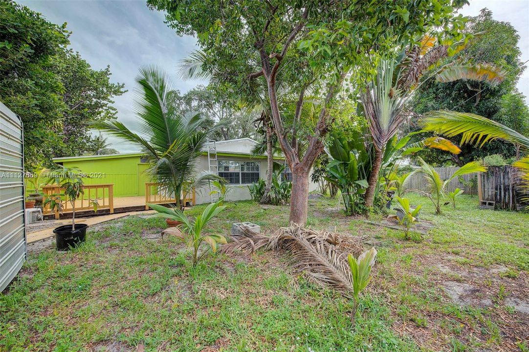 Recently Sold: $350,000 (4 beds, 2 baths, 1164 Square Feet)