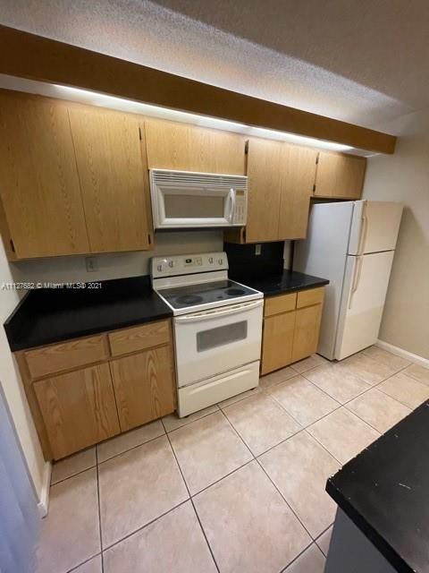 Recently Sold: $220,000 (2 beds, 2 baths, 1236 Square Feet)