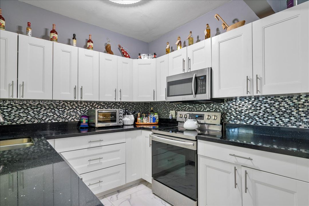 Recently Sold: $525,000 (3 beds, 2 baths, 1313 Square Feet)