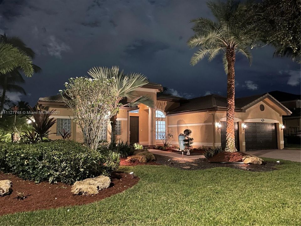Recently Sold: $1,450,000 (5 beds, 3 baths, 3504 Square Feet)