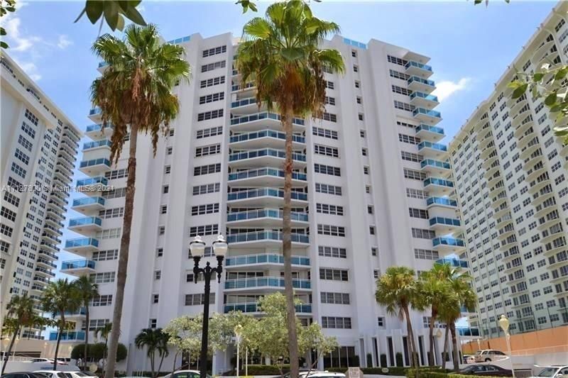 Recently Sold: $646,500 (2 beds, 2 baths, 1632 Square Feet)