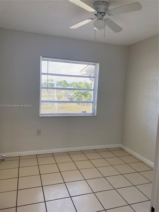 Recently Rented: $2,600 (3 beds, 2 baths, 1359 Square Feet)