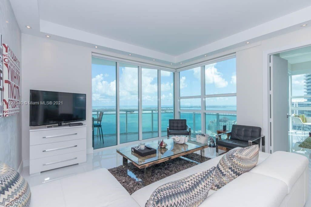 Recently Sold: $995,000 (2 beds, 2 baths, 1278 Square Feet)
