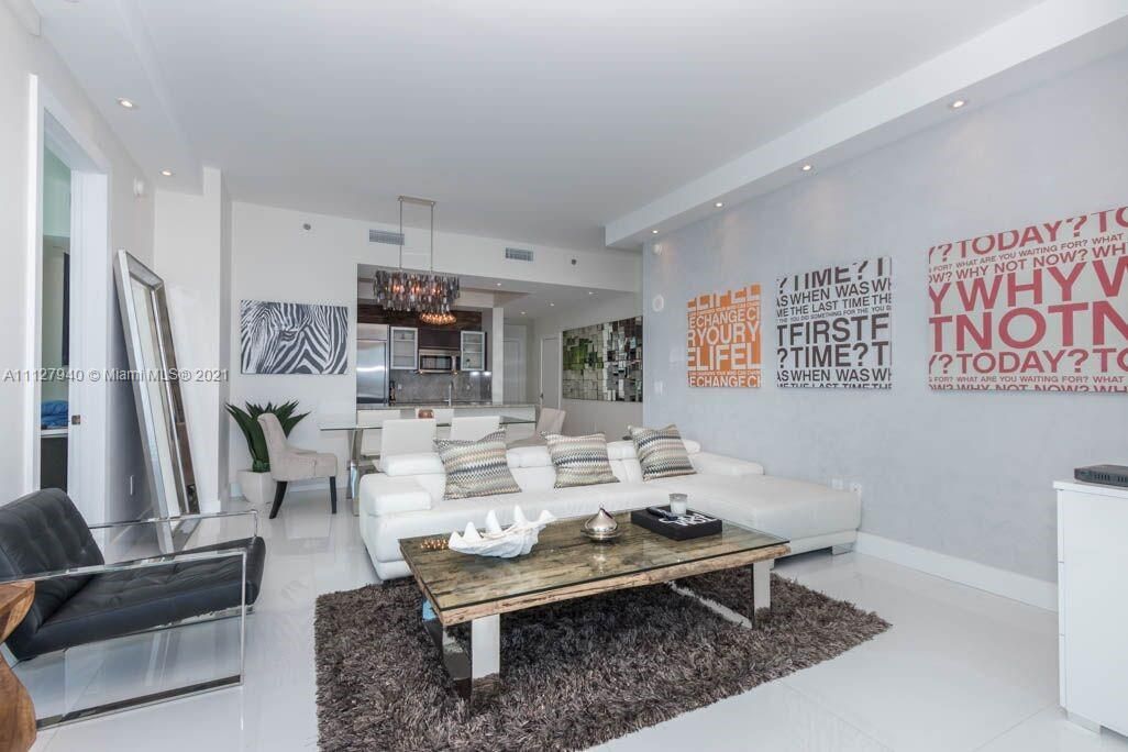 Recently Sold: $995,000 (2 beds, 2 baths, 1278 Square Feet)