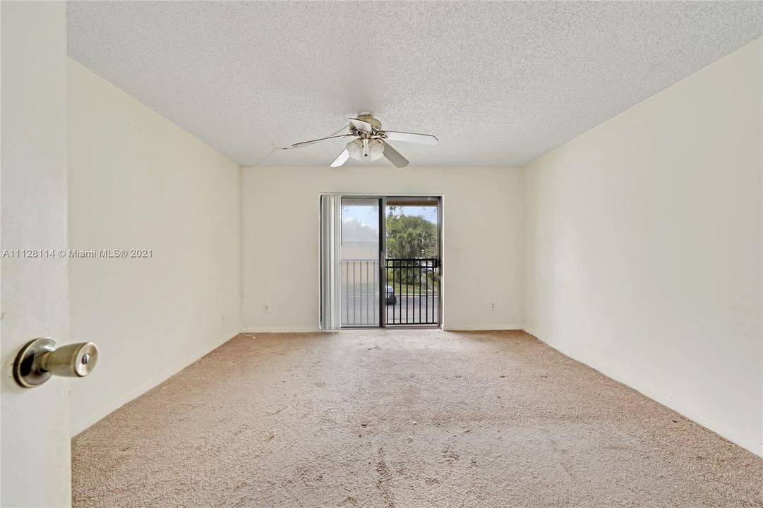 Recently Sold: $136,777 (1 beds, 1 baths, 650 Square Feet)