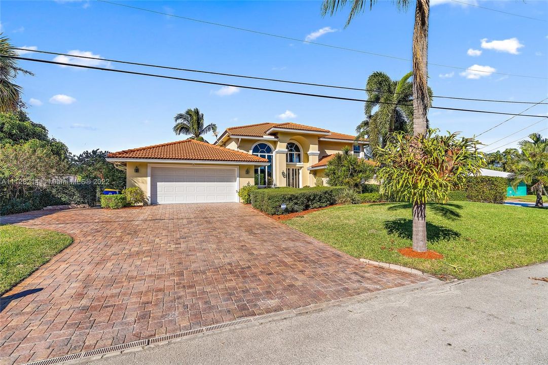 Recently Sold: $1,999,999 (4 beds, 3 baths, 3004 Square Feet)