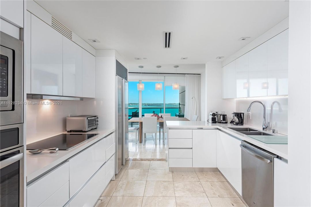 Recently Sold: $1,850,000 (3 beds, 4 baths, 2600 Square Feet)