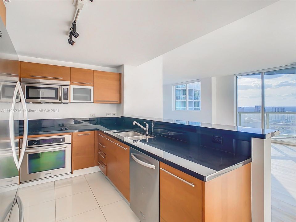 Recently Sold: $570,000 (2 beds, 2 baths, 1363 Square Feet)