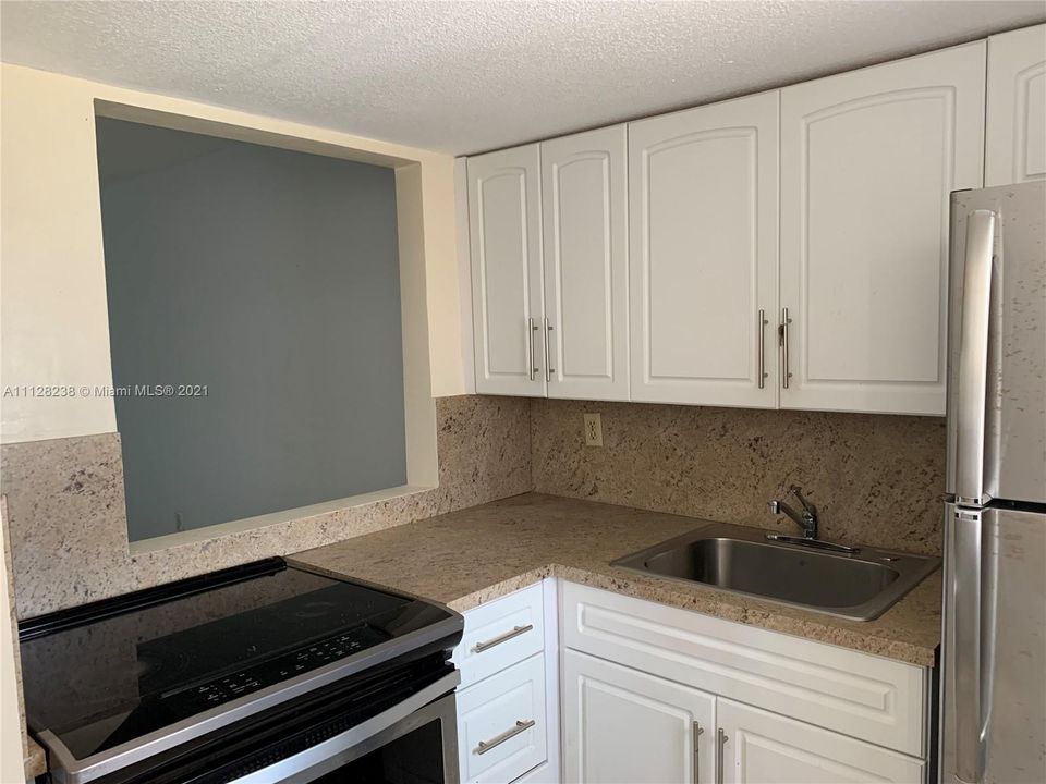Recently Sold: $120,000 (1 beds, 1 baths, 763 Square Feet)