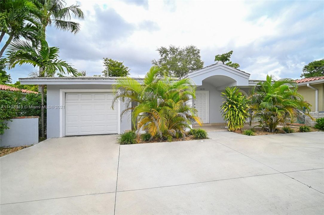 Recently Sold: $775,000 (3 beds, 2 baths, 1708 Square Feet)