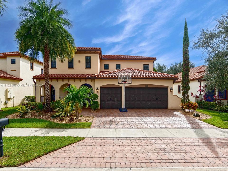 Recently Sold: $1,200,000 (5 beds, 4 baths, 3510 Square Feet)