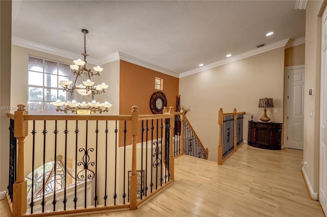 Recently Sold: $725,000 (5 beds, 3 baths, 3565 Square Feet)