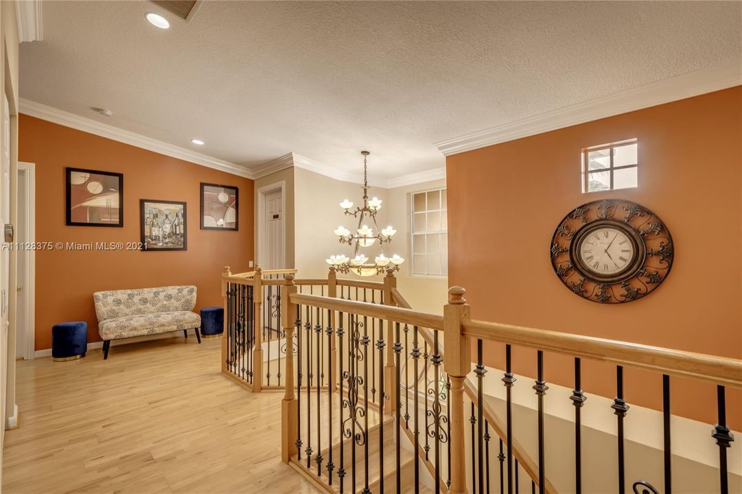 Recently Sold: $725,000 (5 beds, 3 baths, 3565 Square Feet)