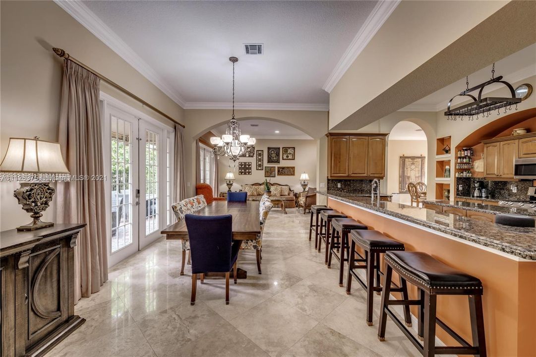 Recently Sold: $725,000 (5 beds, 3 baths, 3565 Square Feet)
