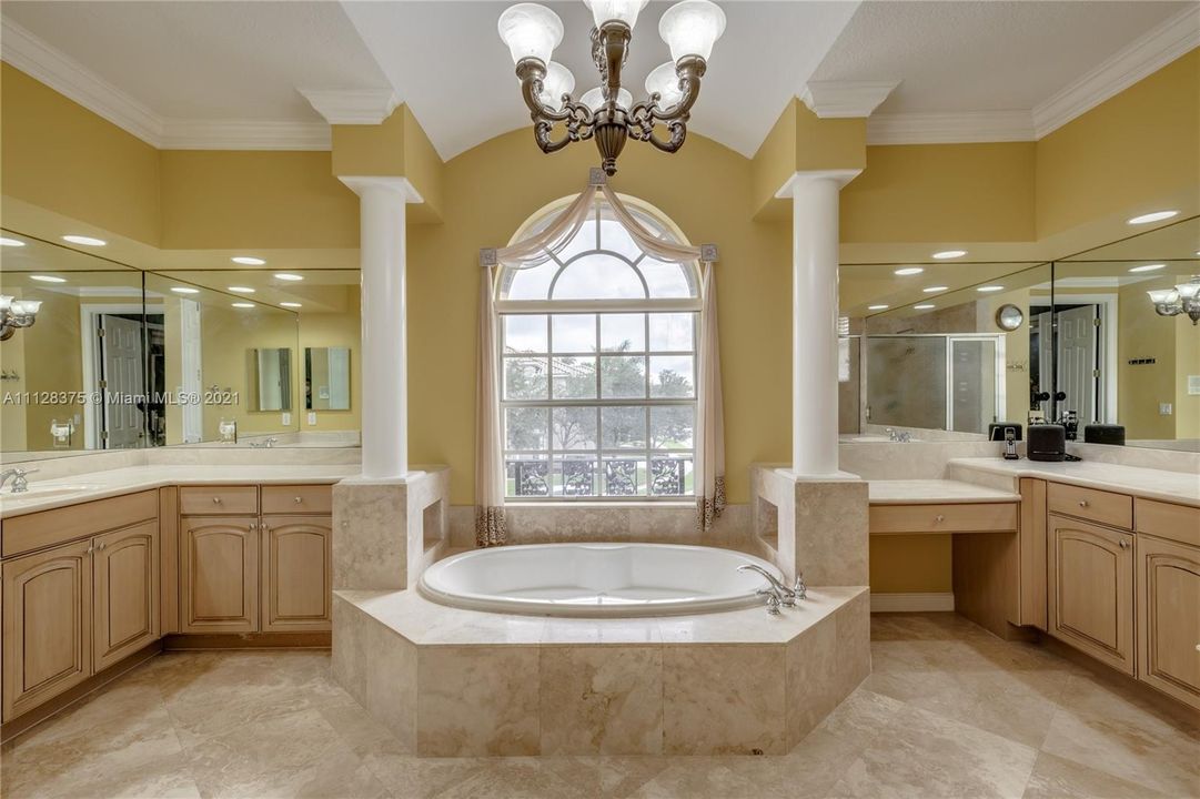 Recently Sold: $725,000 (5 beds, 3 baths, 3565 Square Feet)