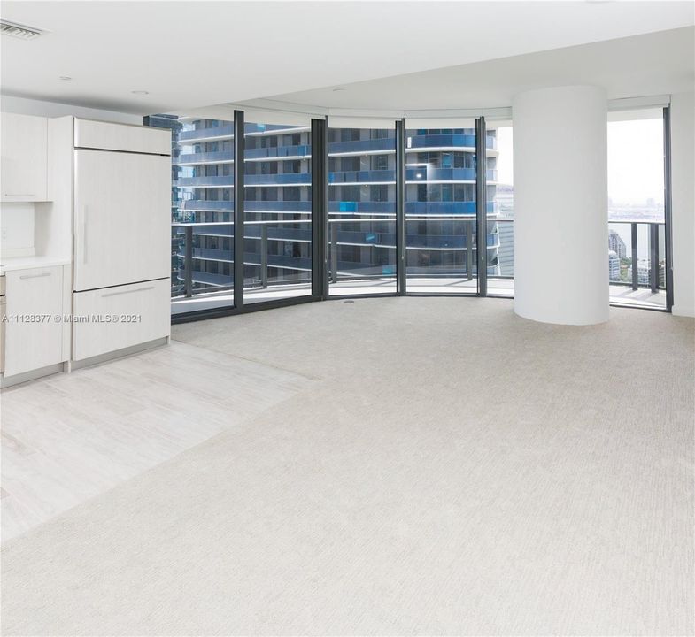 Recently Sold: $740,000 (2 beds, 2 baths, 1042 Square Feet)