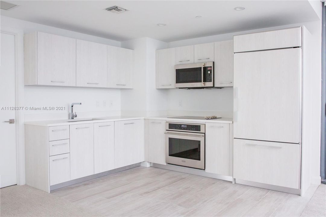 Recently Sold: $740,000 (2 beds, 2 baths, 1042 Square Feet)
