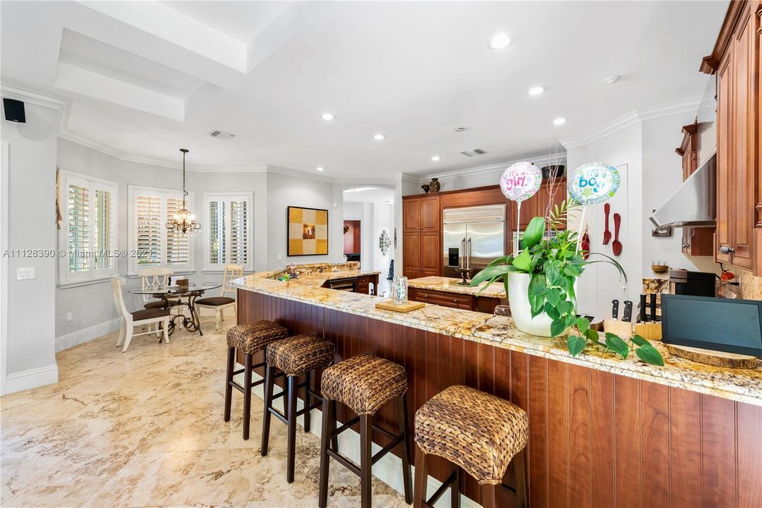 Recently Sold: $2,000,000 (5 beds, 5 baths, 4809 Square Feet)
