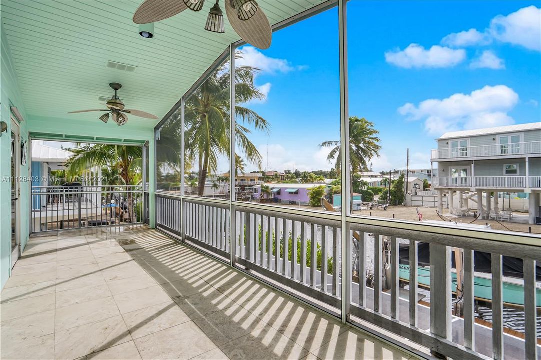 Recently Sold: $1,100,000 (2 beds, 2 baths, 960 Square Feet)