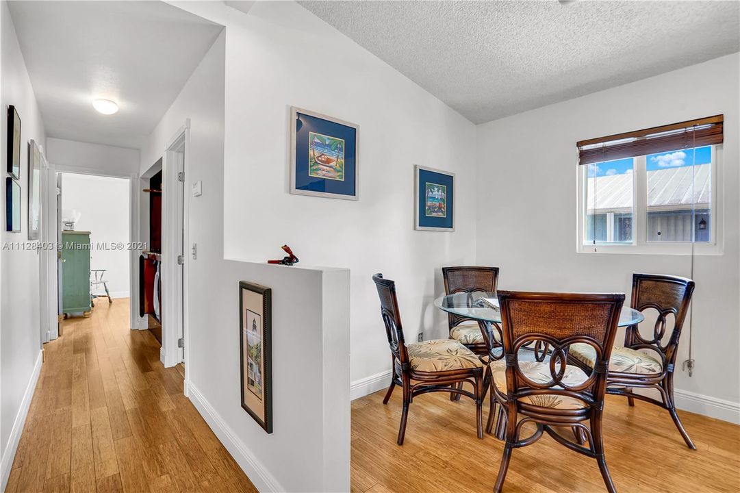 Recently Sold: $1,100,000 (2 beds, 2 baths, 960 Square Feet)