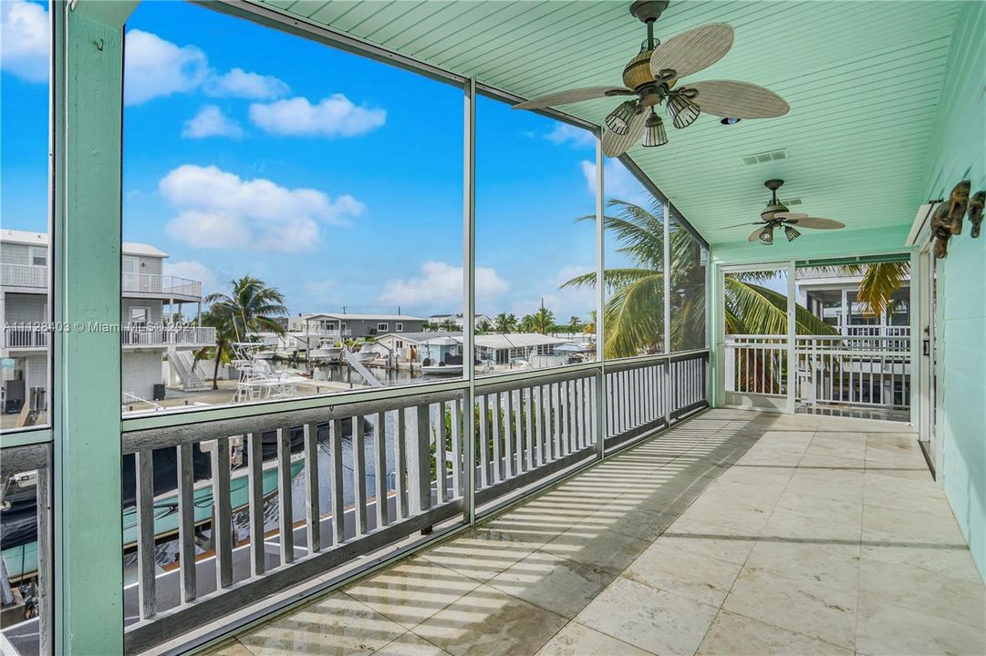 Recently Sold: $1,100,000 (2 beds, 2 baths, 960 Square Feet)