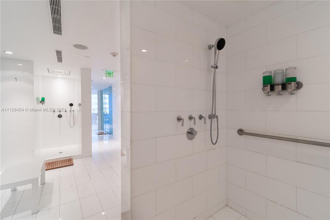 Recently Sold: $1,250,000 (2 beds, 2 baths, 1802 Square Feet)