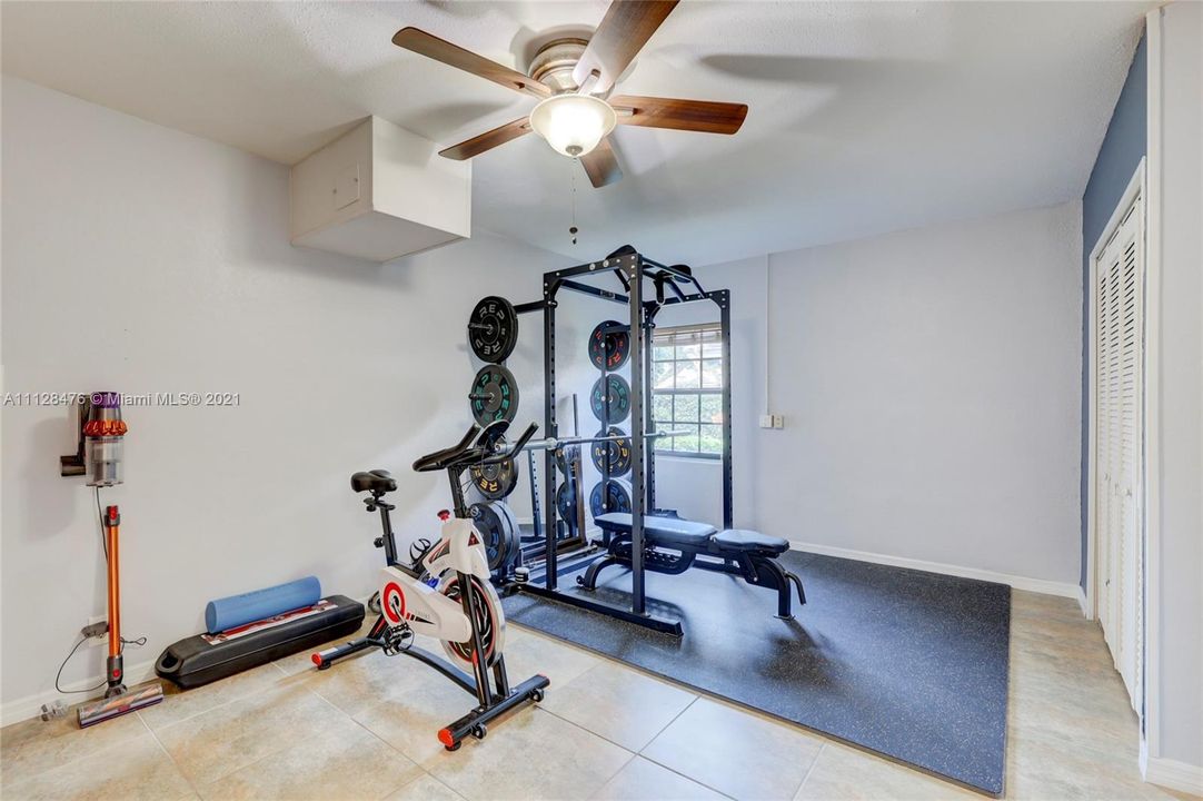 Recently Sold: $330,000 (2 beds, 2 baths, 1318 Square Feet)