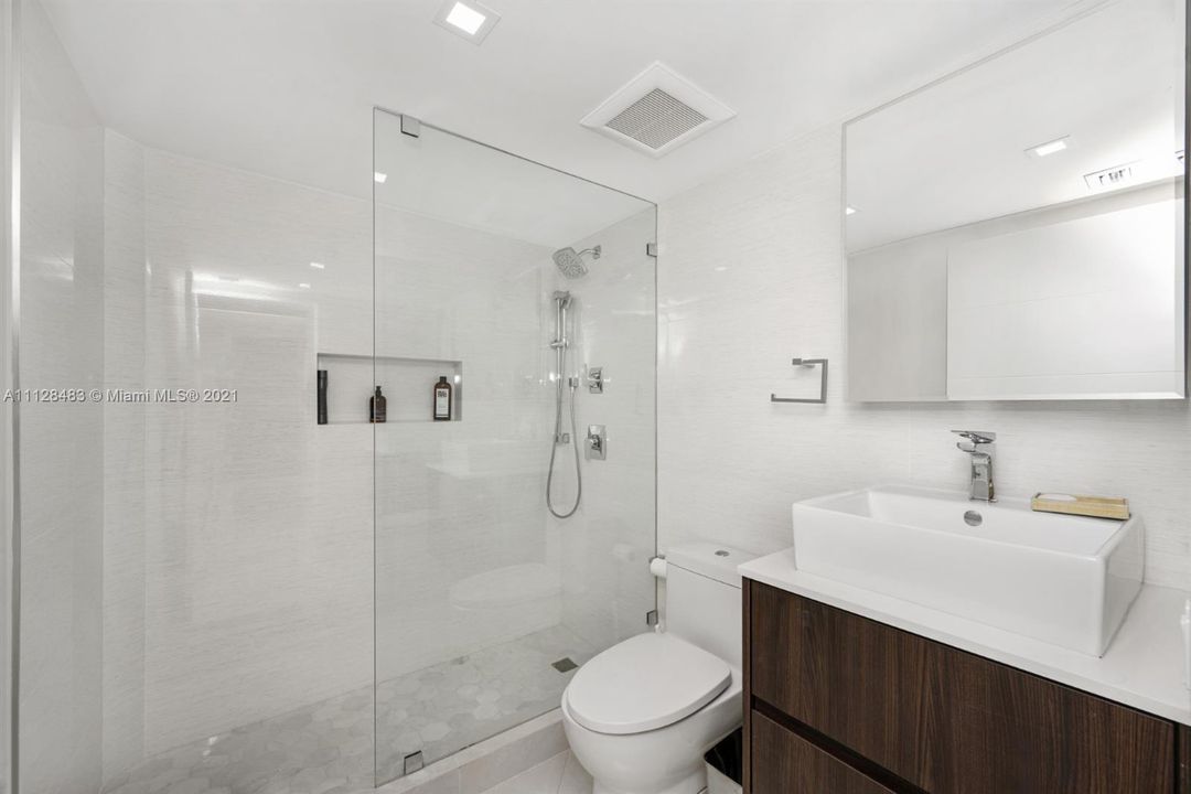Недавно арендовано: $7,000 (2 спален, 2 ванн, 1180 Квадратных фут)