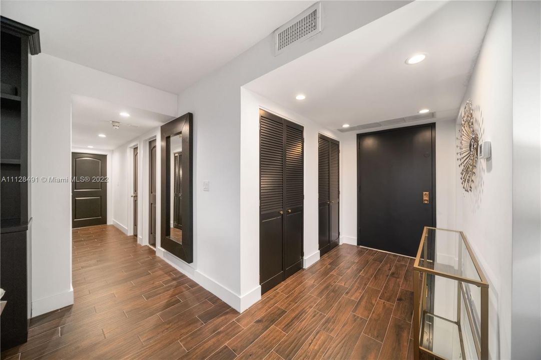 Recently Sold: $520,000 (3 beds, 2 baths, 1950 Square Feet)