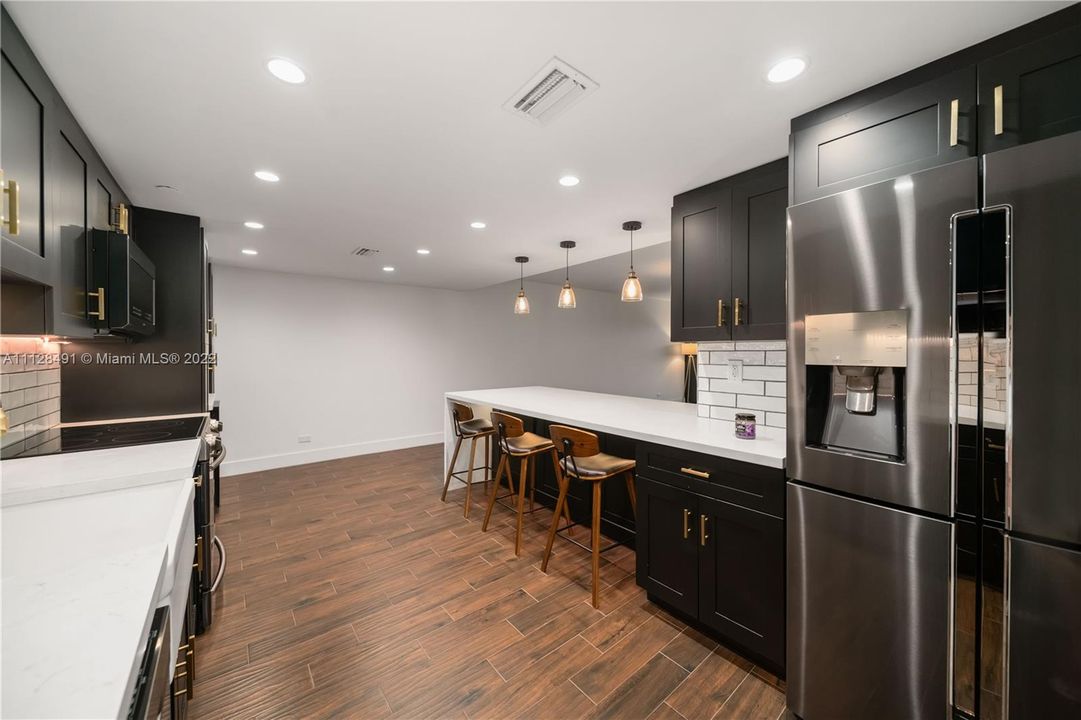Recently Sold: $520,000 (3 beds, 2 baths, 1950 Square Feet)
