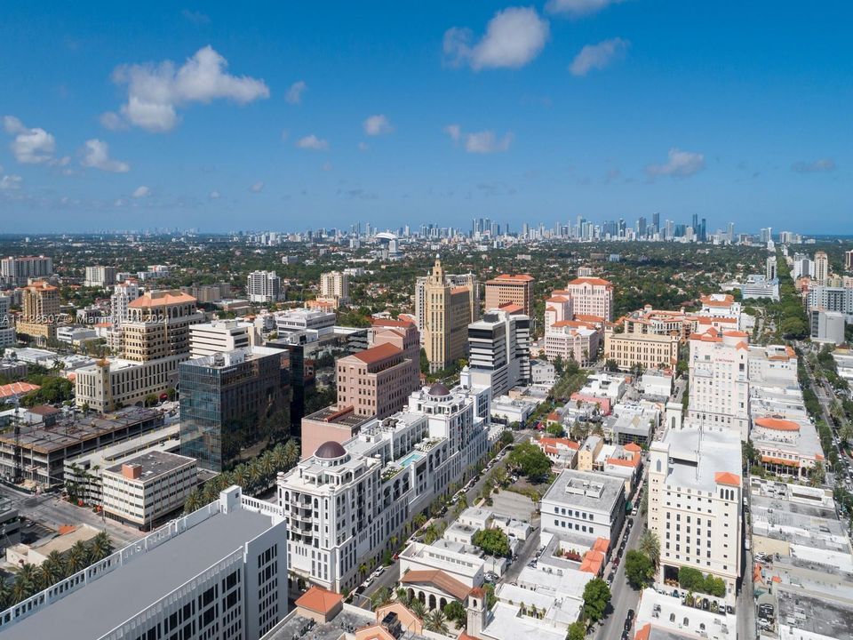 Recently Sold: $1,650,000 (2 beds, 2 baths, 1722 Square Feet)