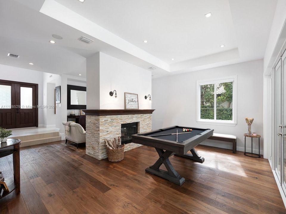 Recently Sold: $2,500,000 (6 beds, 5 baths, 4069 Square Feet)