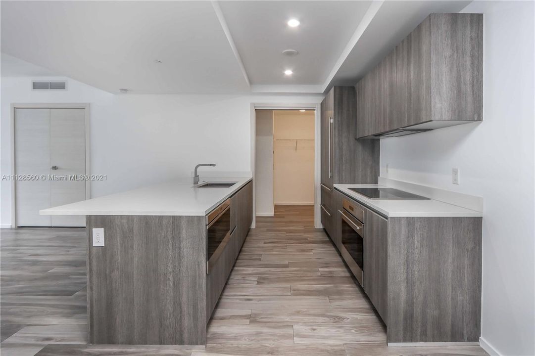 Recently Sold: $795,000 (2 beds, 2 baths, 1253 Square Feet)
