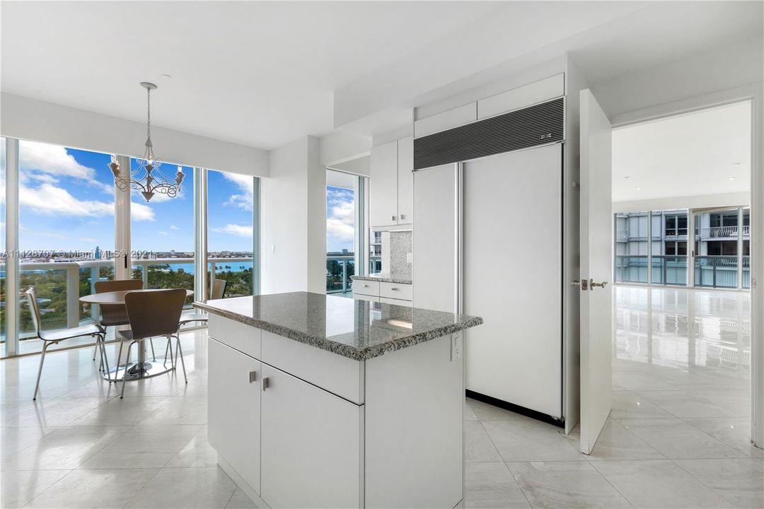 Large Eat-In Kitchen with Open Views