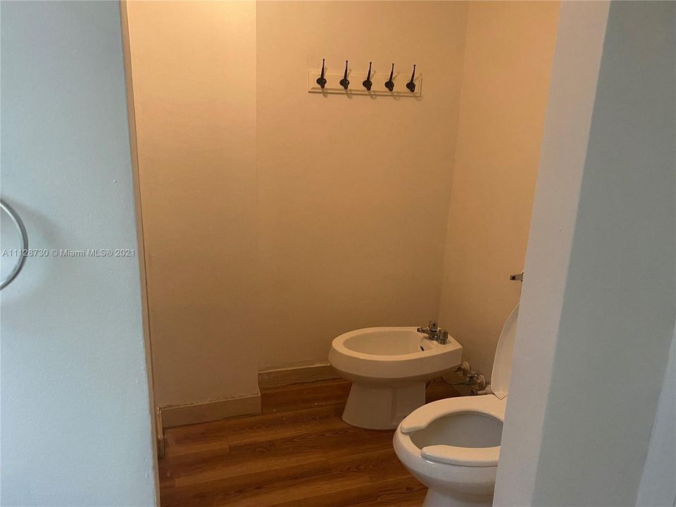 Recently Rented: $4,000 (2 beds, 2 baths, 1496 Square Feet)