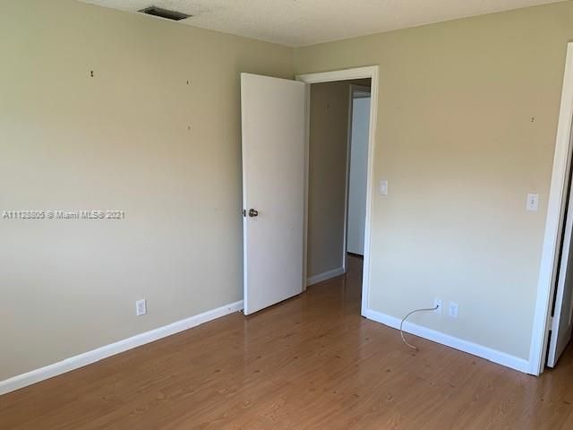 Недавно продано: $190,000 (2 спален, 2 ванн, 1114 Квадратных фут)