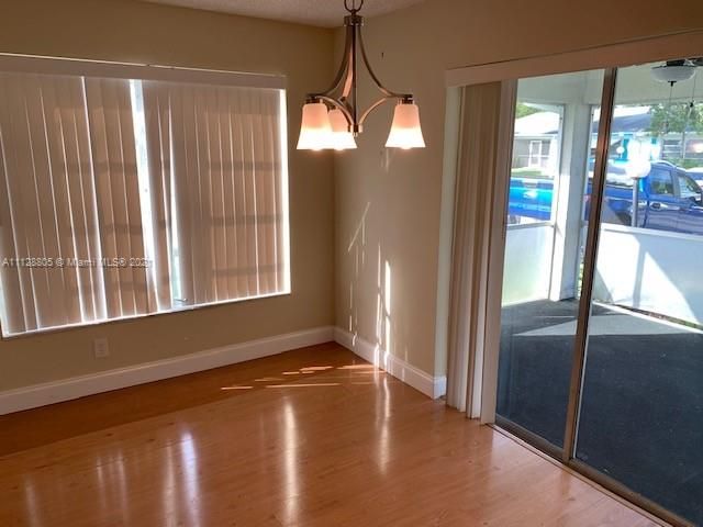 Недавно продано: $190,000 (2 спален, 2 ванн, 1114 Квадратных фут)