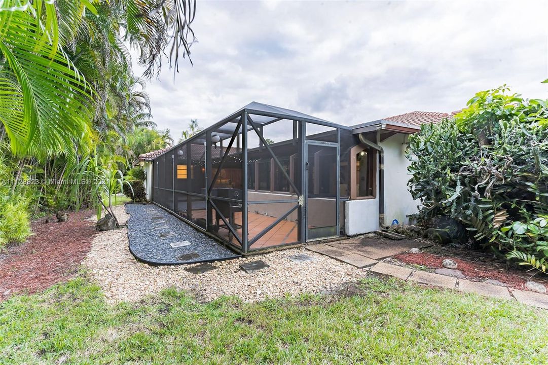 Recently Sold: $510,000 (3 beds, 2 baths, 2855 Square Feet)