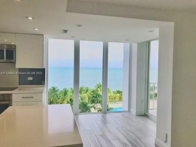 Recently Sold: $1,865,000 (2 beds, 2 baths, 1875 Square Feet)