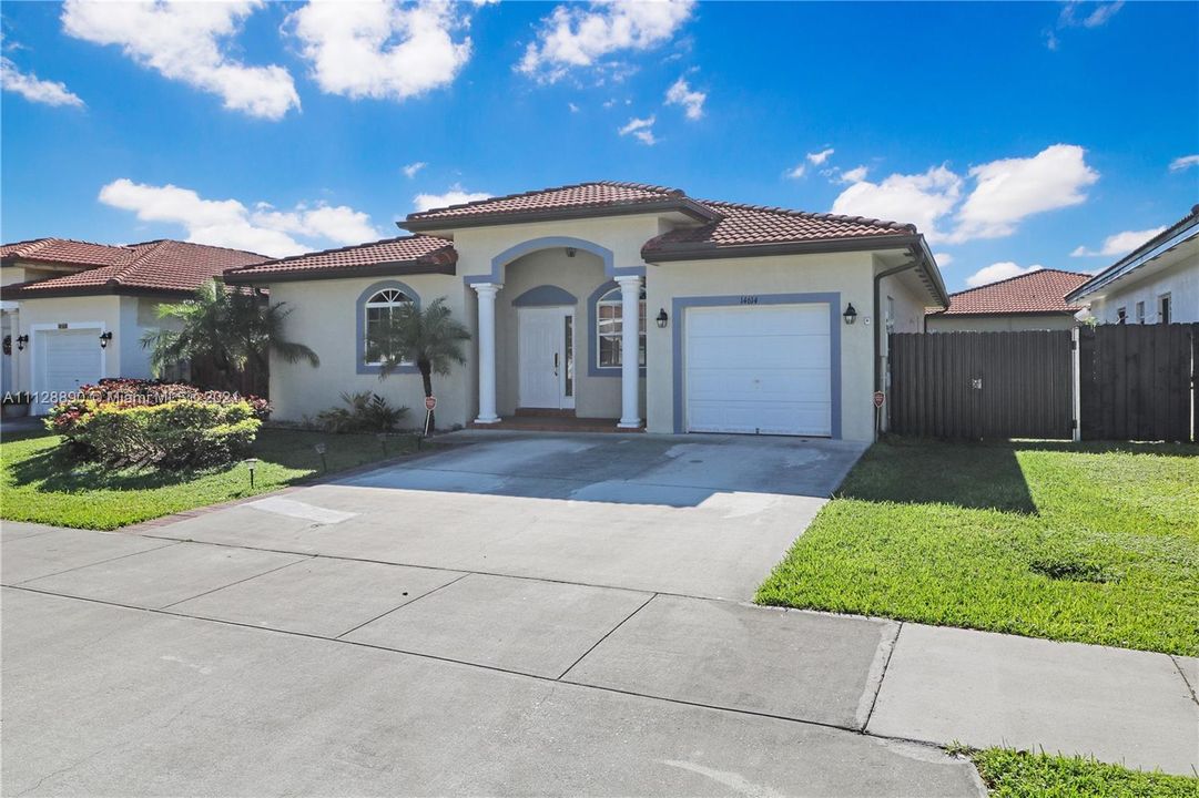 Recently Sold: $475,000 (4 beds, 2 baths, 1700 Square Feet)