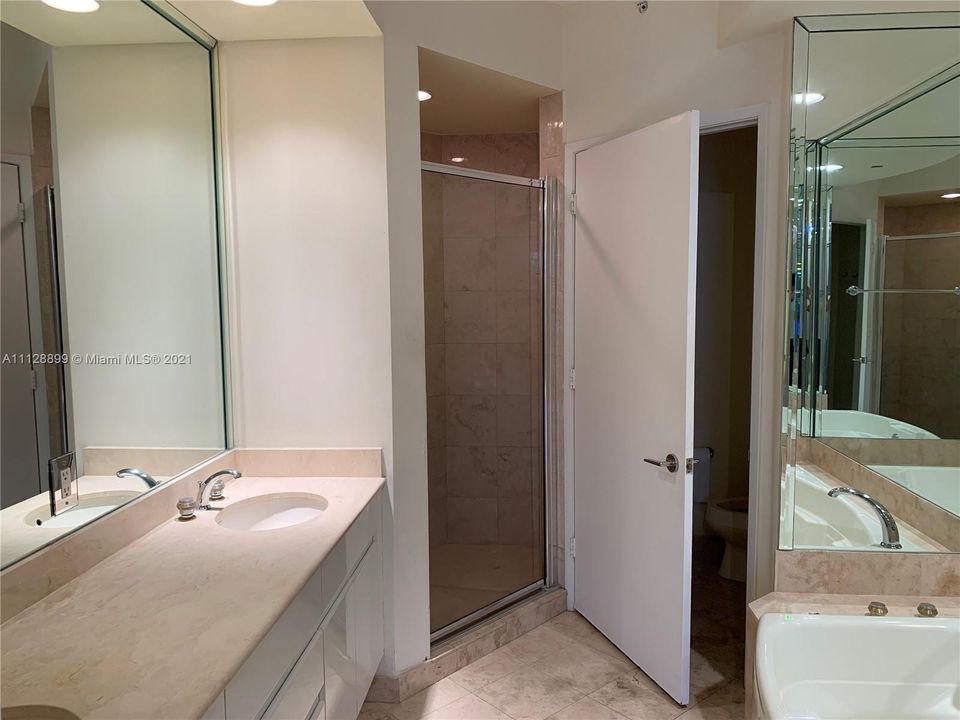 最近租的: $6,250 (2 贝兹, 2 浴室, 1310 平方英尺)