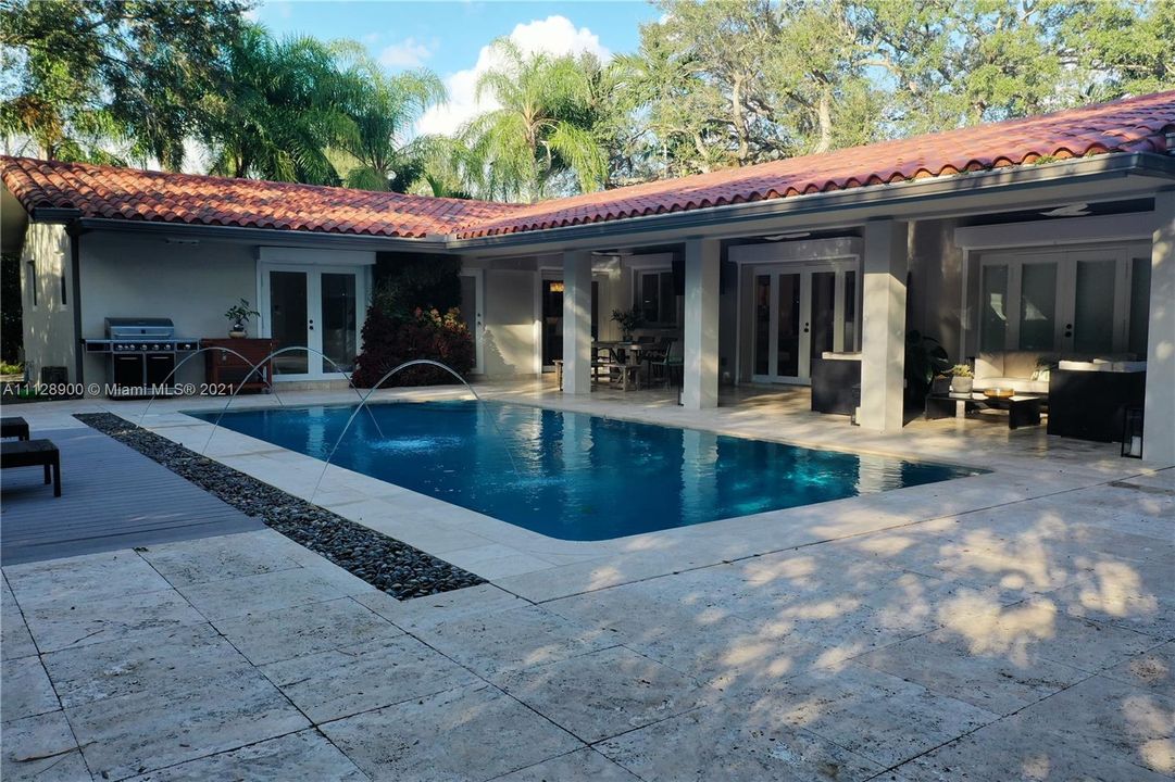 Recently Sold: $2,200,000 (4 beds, 3 baths, 2010 Square Feet)